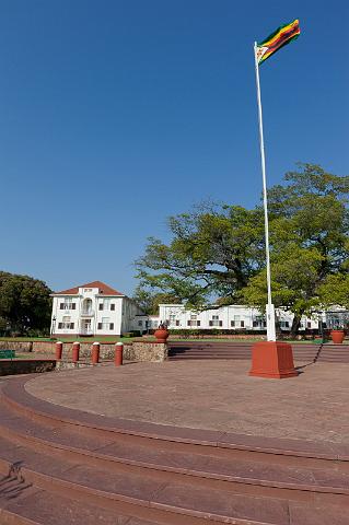 002 Zimbabwe, hotel victoria falls.jpg